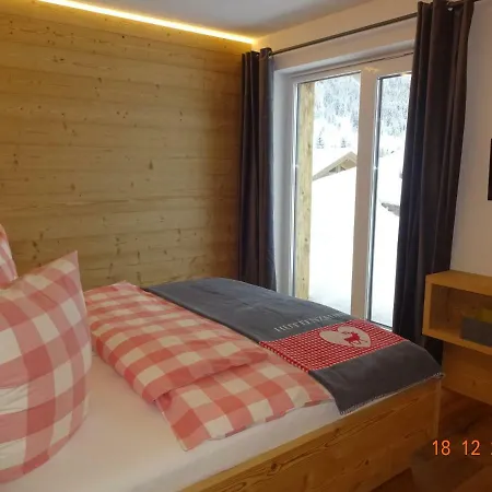 Huttenzauber Alpinchalet 4 *